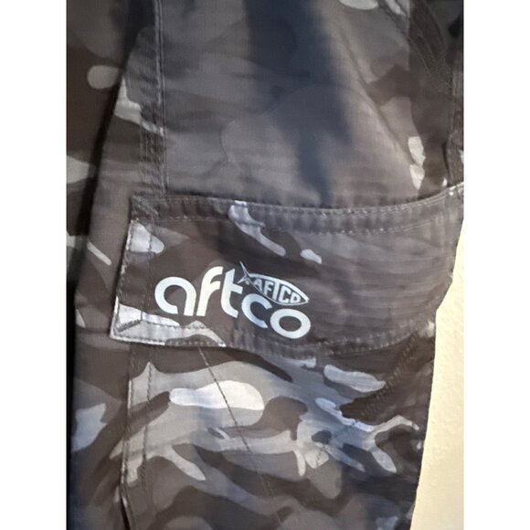 Aftco Men's Camouflage Cargo Fishing Shorts Size 42 SPF - Picture 2 of 8
